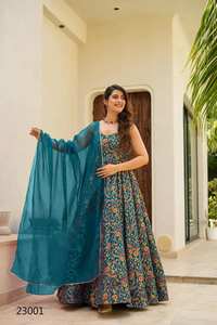 Magnifique robe Anarkali indienne pakistanaise en tissu de soie, avec des motifs imprimés numériquement, pour les occasions spéciales, les mariages, les tenues décontractées, les vêtements traditionnels pour femmes - Product Image 6