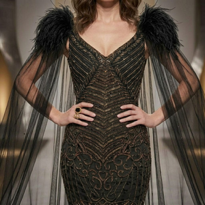 Vestido de Noche Moderno de Lujo con Cuentas Negras Estilo Sirena |   Capa de plumas para los hombros con manga larga y cuello en V |   Vestido de Fiesta Formal sin Espalda, Elegante - Product Image 3