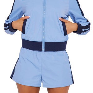 Ensemble de shorts sportifs 2 pièces pour femme avec accents bleu marine et bandes latérales, coupe classique, pour le printemps et l'été - Product Image 5