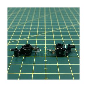 XE1464401 ENFIL D'AIGUILLE PIÈCES DE MACHINE À COUDRE DOMESTIQUE MÉNAGÈRE FABRIQUÉES À TAIWAN - Product Image 1