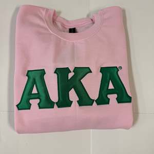 Sweat-shirt personnalisé à col rond avec logo imprimé sur le devant, à manches longues, pour femme, Alpha Kappa Alpha 1908 - Product Image 3