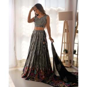 ชุดส่าหรีงานออกแบบสำหรับงานปาร์ตี้ ประดับด้วยงานปักด้ายและเลื่อม ชุดราตรีหรูหรา - Product Image 3