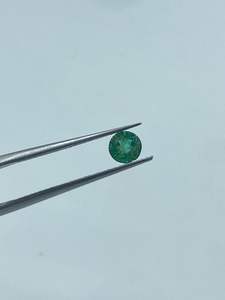 Collar Unisex de Alta Calidad con Incrustaciones Personalizadas de Esmeralda Clásica Verde Natural de 5mm y 0.45cts, Corte Esmeralda, Calidad A1, para Fiestas - Product Image 2