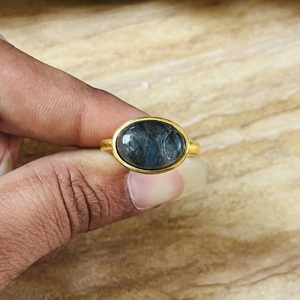 Anillo de Latón con Labradorita de Estilo Lujoso, Diseño Vintage, Chapado en Oro de 18k, Ajustable, Estilo Boho, Diseño Ovalado, Anillo para Mujer - Product Image 4