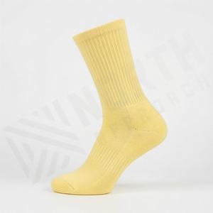 Chaussettes de sport en fibre de bambou respirantes, personnalisables avec logo brodé, pour basketball et football, couleur sur mesure, idéales pour la gym - Product Image 3