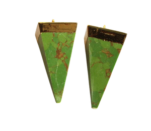 Colgante de acero inoxidable con baño de oro de 18 quilates, diseño de pirámide con piedra turquesa verde cobre, estilo étnico, para niños, ideal para regalo o para hacer dijes DIY. - Product Image 1