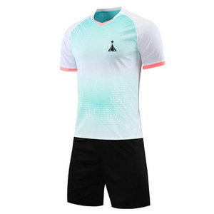 Tenues de football pour hommes 2026 – Vente directe usine – Vêtements de sport pour hommes et femmes – Uniformes de football 100 % polyester - Product Image 1