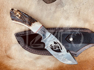 มีดล่าสัตว์เหล็กดามัสกัสแบบ OEM พร้อมด้ามจับทำจากเขาสัตว์ มีตะขอเกี่ยวไส้  มีดใบตายสำหรับตั้งแคมป์และกิจกรรมกลางแจ้ง EDC พร้อมปลอกหนัง - Product Image 6