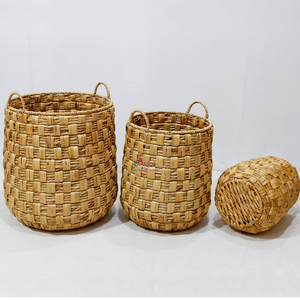 Ensemble de 3 paniers en jacinthe d'eau faits à la main, modernes, écologiques, couleur et taille personnalisables pour la maison - Product Image 1