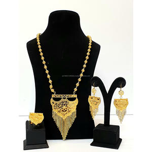 Colección de lujo Dubai 24KT Chapado en oro 4GRM Mujer Venta caliente Nueva moda Diamante-Tachonado Pendiente Anillo Fiestas Bodas - Product Image 1