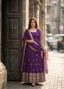 Robe Anarkali brodée violette avec dupatta, longueur ras du sol, tenue traditionnelle indienne et pakistanaise pour femme, robe de mariée - Product Image 4