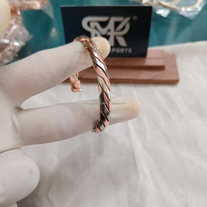 Bracelets en cuivre faits à la main deux tons conception torsadée manchette ouverte Kada Bracelet Bracelet brassard bijoux de guérison pour hommes et femmes - Product Image 3