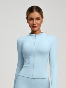 Top Deportivo Corto para Mujer para Yoga y Actividades Físicas - Product Image 3
