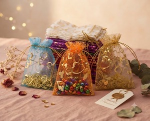 Bolsas de Regalo de Boda de Organza Dorada de Lujo al por Mayor, con Cierre de Cordón de Satén, Impresión Metálica, Hechas a Mano, Duraderas, para Cumpleaños - Product Image 1