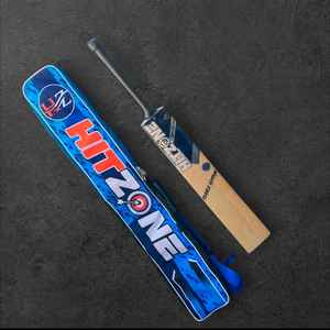 Bate de Cricket Ligero Hecho a Mano en Kashmir, Bate de Cricket de Madera Inglesa Resistente para Uso Deportivo - Product Image 1