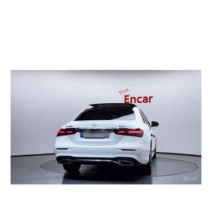 Mercedes-Benz E350 4MATIC AMG Line Classe E 2023 avec volant à gauche, boîte de vitesses automatique, sièges en cuir, caméra arrière - Product Image 4