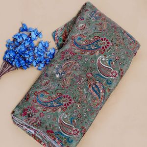 Tissu crêpe tissé léger vert sauge vif avec broderie cachemire, 44 pouces, détails de sequins scintillants, ethnique indien sur mesure - Product Image 2