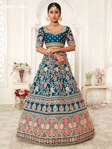 Magnifique ensemble Lehenga-Choli en soie slub avec motif rose en fil, sequins, dori et zari, coupe trapèze, pour femme, exportateur de mode - Product Image 3