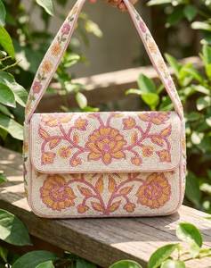 Bolso de Hombro de Lujo Hecho a Mano con Acentos Florales para Mujer, Estilo Festivo, con Cuentas y Diseño Botánico - Product Image 5
