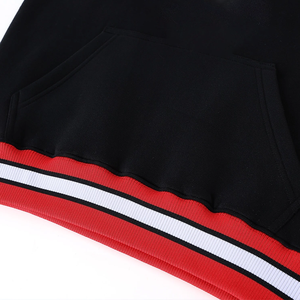 Sweat-shirt en chenille trois tons Delta personnalisé – Col rond contrastant noir, rouge et blanc avec poche avant, tissu respirant, fabriqué par le fabricant - Product Image 6