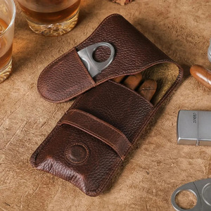 Étui à cigares en cuir de luxe avec coupe-cigares intégré, organiseur portable pour la protection des cigares, idéal pour les voyages, en vente à prix abordable - Product Image 5