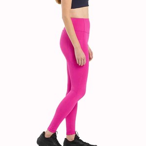 Leggings para mujer, rojos y negros con estampado, súper suaves, pantalones deportivos de yoga para niña, de fibra de bambú, talla grande, leggings para mujer de Pakistán - Product Image 4
