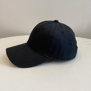 Gorra de Béisbol Unisex Azul Marino de Malla con Logotipo de Goma Blanca en Relieve, Ajustable, Estilo Casual - Product Image 1