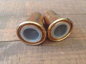 Luxueux ensemble de sel et poivre en laiton plaqué or fini parfait pour une utilisation élégante d'ustensiles de cuisine et de vaisselle - Product Image 4