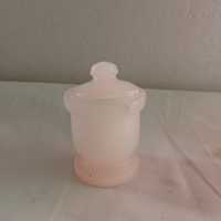 Pot de conservation alimentaire manuel en quartz rose fait main, non toxique, design méditerranéen, avec couvercle à rabat pour la préservation de la fraîcheur