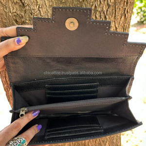 Nouveau Western élégant cheveux sur peau couleur usiné fourrure cuir pochette femmes conçu sac à main vente chaude en cuir usiné portefeuille Unique - Product Image 6