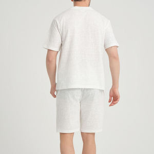 Ensemble T-shirt et short pour homme en coton blanc à manches courtes, col rond, léger, couleur unie, coupe classique, style sportswear urbain - Product Image 3