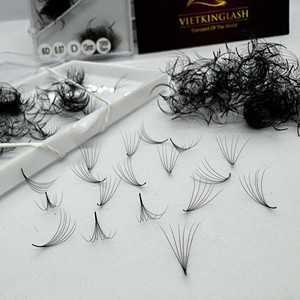 เวียทคิงแลช ขนตาปลอมแบบแฮนด์เมด 3D-8D ความหนา 0.07 มม. แบบ CC/DD/M/L Curl สีดำด้านธรรมชาติ ยาว หนา วอลลุ่ม  ทำจากเส้นใยสังเคราะห์ - Product Image 4