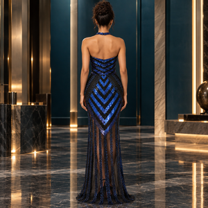 Vestido de noche halter azul y negro con lentejuelas en chevron y abertura frontal |   Vestido de fiesta formal con panel transparente hasta el suelo y cintura ajustada - Product Image 4