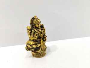 Figura de la Diosa Lakshmi en Oro Sólido de 22K, Joyería de Templo con Trabajo Nakshi, Divinidad India de la Riqueza - Product Image 4