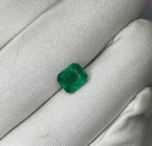 มรกตสีเขียวเข้ม, มรกตธรรมชาติทรงเหลี่ยมแบบไม่เจียระไน - Product Image 3