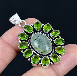 Pendentif fleur en argent plaqué 925 avec pierres précieuses préhnite et péridot, collier floral, bijoux pour femmes, bijoux faits à la main - Product Image 2