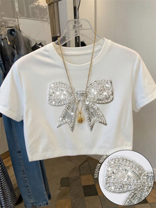 T-shirt chic et décontracté en coton pour femme avec broderie de sequins personnalisée, coupe courte élégante, idéal pour l'été, avec strass et personnalisation OEM - Product Image 2