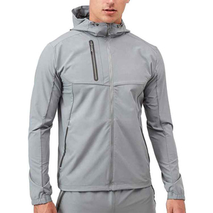 เสื้อแจ็คเก็ตผู้ชายแบบมีฮู้ด ผ้า softshell กันน้ำ ซิปแบบรูด คอตั้ง ทรงปกติ สำหรับกิจกรรมกลางแจ้ง เดินป่า สีเทา โพลีเอสเตอร์ รับผลิตตามแบบ OEM - Product Image 4
