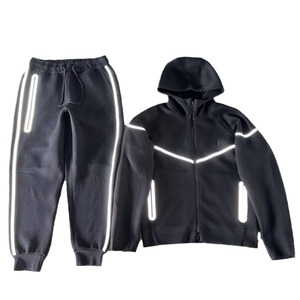 Conjunto Deportivo Reflectante con Capucha, Pantalones Jogger con Cierre Completo, Ropa Deportiva con Logotipo Personalizado, Ropa de Invierno para Exteriores - Product Image 1