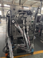 Machine de moulage par injection SUNTEC pour la fabrication de bouchons de dentifrice en plastique, de bouchons de flacons cosmétiques et de couvercles d'emballages plastiques