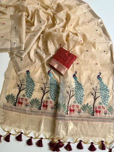Sari en soie Chanderi pure, jacquard traditionnel, motif paon et cerf, bordure riche en Zari, pompons faits main, style héritage - Product Image 2