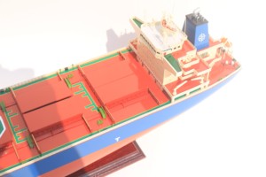 TAILWIND - Maquette de navire commercial en bois artisanal des Émirats arabes unis - Navire de transport de marchandises, porte-conteneurs, décoration nautique de fabricant vietnamien - Product Image 4