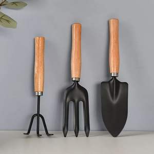 Ensemble d'outils de jardinage en acier inoxydable de qualité supérieure avec manche en bois, pelle à main, fourche, râteau, kit de cultivateur - Product Image 5