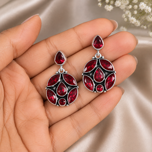 Boucles d'oreilles pendantes en laiton oxydé argenté, saphir serti clos, motif floral, pour femme, vente en gros |   Bijoux ethniques indiens pour occasions de fête - Product Image 6