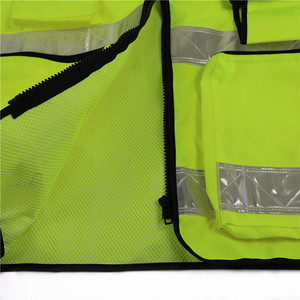 Gilet de sécurité en polyester haute visibilité personnalisé OEM, unisexe, avec bandes réfléchissantes, multi-poches, uniforme de garde - Product Image 3