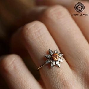 Anillo de compromiso y eternidad Charm_Jewells para mujer, chapado en oro rosa de 18K, plata, moissanita talla cojín, engaste clásico de puntas, IGI - Product Image 2