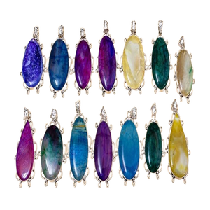 Pendentif en Agate Labradorite, Pierre Précieuse Naturelle, Cristal en Gros, Écologique, Style Gravure Amour, Gujarat - Product Image 1