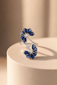 Bague classique en saphir bleu et diamant avec serti à griffes en argent sterling 92,5 pour enfants - Product Image 6