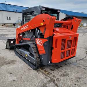 รถตักล้อยาง Kubota SVL65-2 แบบตีนตะขาบขนาดเล็ก พร้อมบุ้งกี๋หน้า สำหรับงานก่อสร้างในฟาร์ม - Product Image 3