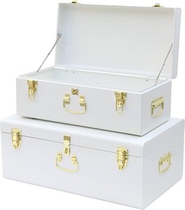 Coffre de rangement en métal durable, finition brillante, style moderne et luxueux, avec poignées décoratives, pour chambre et salon, par Unicorn Handicrafts - Product Image 1